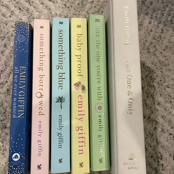 Books - Picture 4 of 6